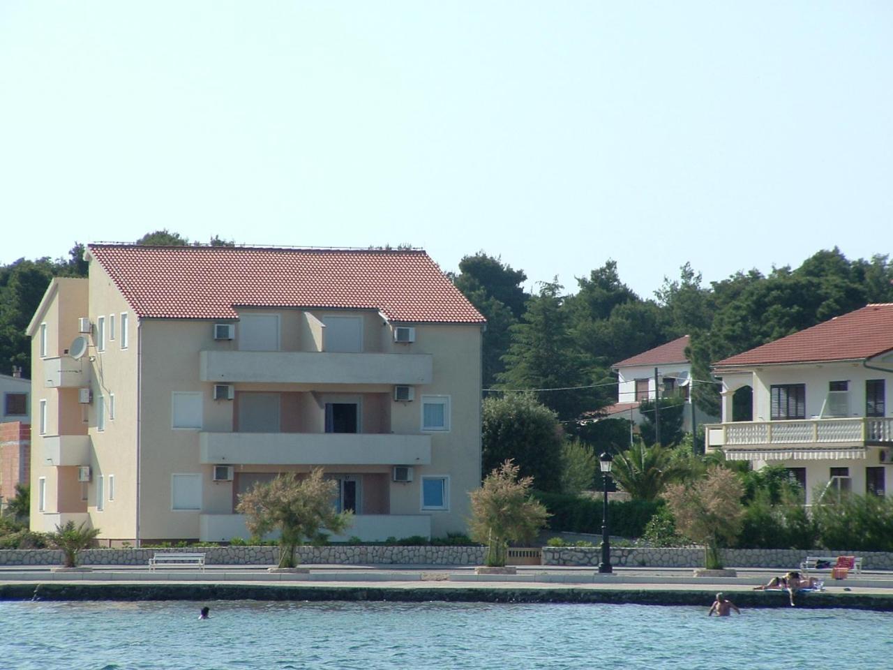 Beach Home Noemie Вир Экстерьер фото